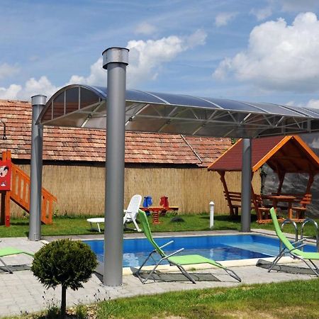 Arany Szolo Wellness Apartmanhaz Heviz Ngoại thất bức ảnh